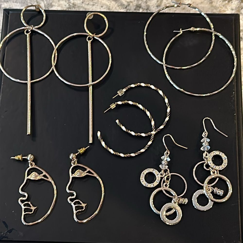 ✨ Set of Five Pairs of Gold Earrings